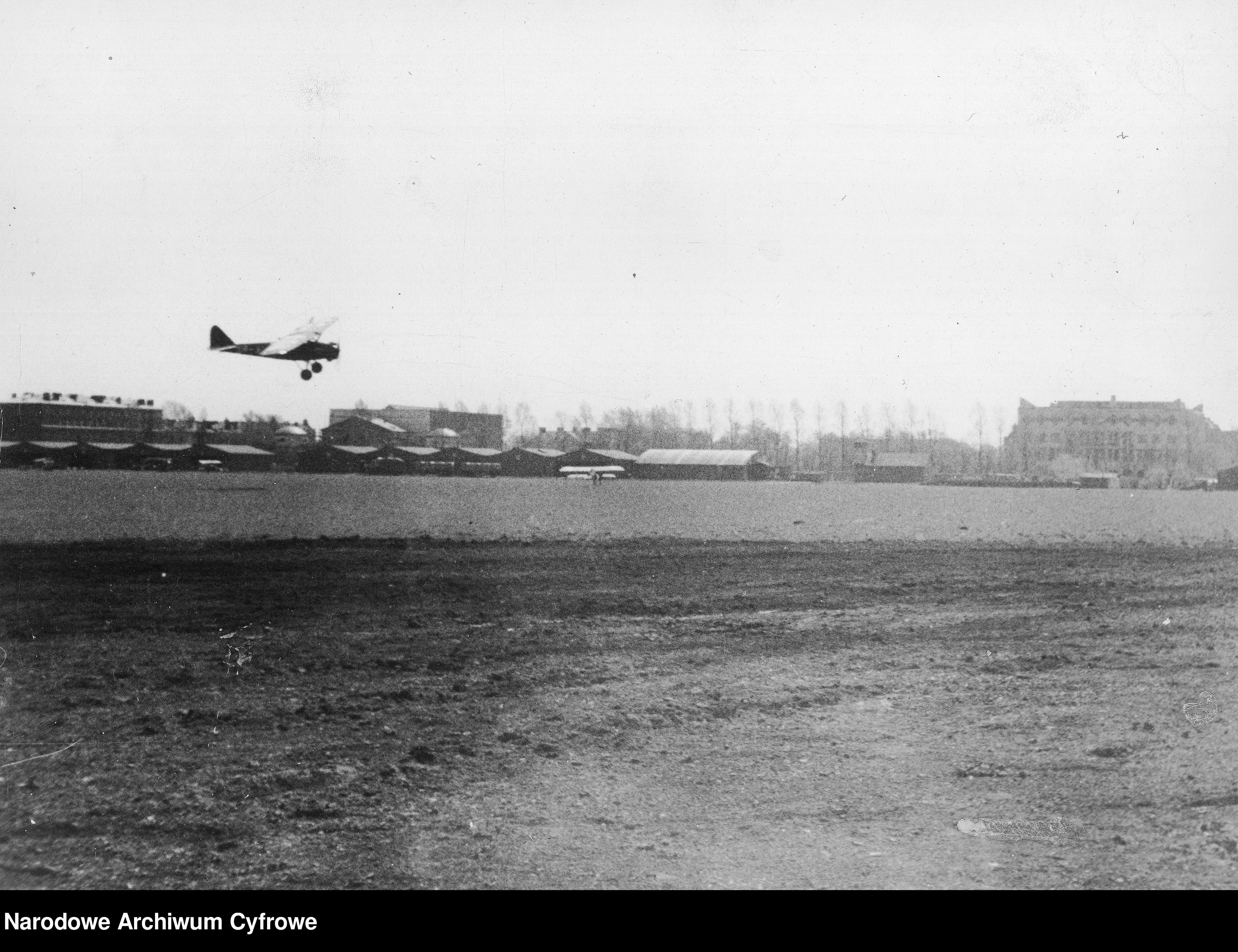 Lądowanie na lotnisku Mokotowskim, 1931. Fot: NAC