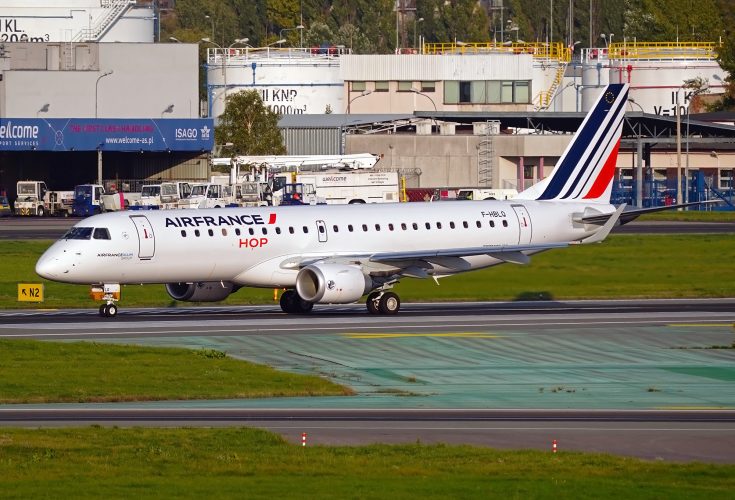 Embraer E190 linii Air France na Lotnisku Chopina Fot. Piotr Bożyk