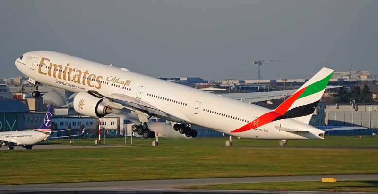 Boeing B777 linii Emirates startujący z Lotniska Chopina Fot. Piotr Bożyk-PAŻP
