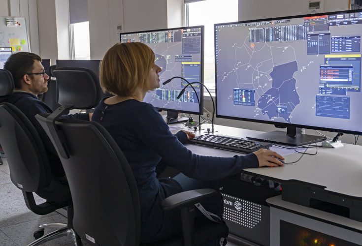 zdjęcie przedstawiające monitory z systemem iTEC